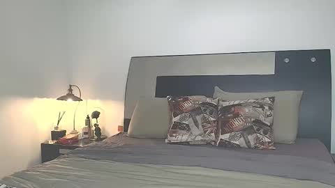 Jenn online show from April 24, 4:32 pm