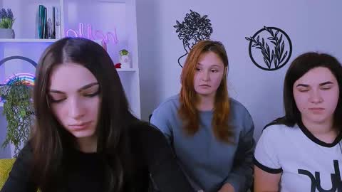 jenny_donne online show from February 18, 1:10 pm