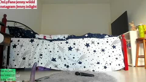 infamous blondiechloe.             Jennyjennywildd online show from March 19, 7:13 am