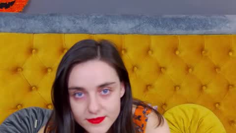 Jessica White online show from November 24, 5:09 am