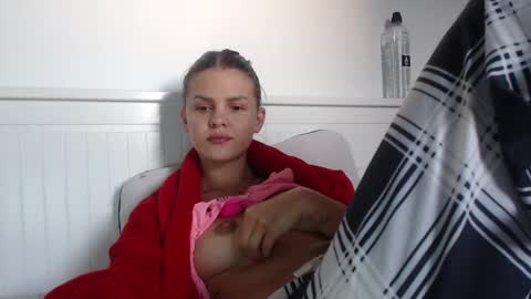 jessieryan online show from September 26, 4:32 am