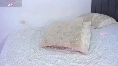 jhackelin  My independent account online show from October 17, 11:30 pm