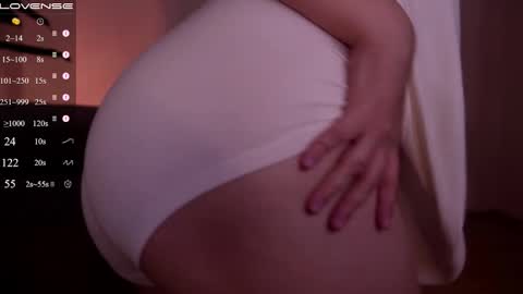 jia_lisaa online show from September 21, 1:10 pm