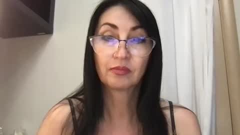 jinaluv online show from June 5, 2:45 pm