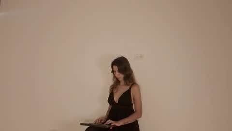 jolie_lov online show from November 24, 1:35 pm