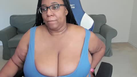 Josie Kiss online show from February 6, 4:58 pm