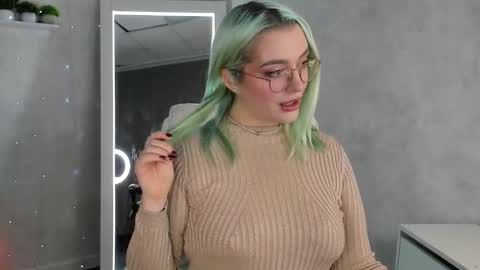 Vickie online show from September 19, 8:35 am