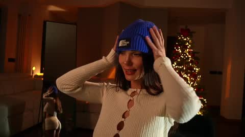 Jennifer Diaz online show from January 4, 8:59 pm