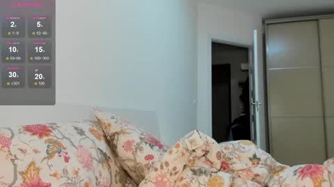 Julia and Julia online show from September 18, 4:38 pm