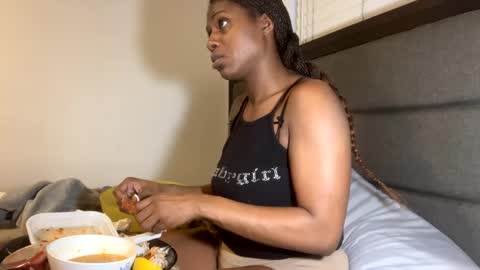 JuicyExotic online show from February 19, 8:22 am