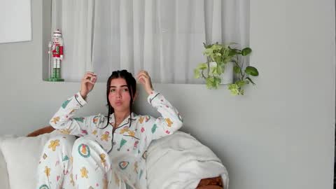 Andry but call me yulieth online show from December 18, 3:50 pm