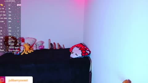 Juliana online show from April 9, 2:25 am