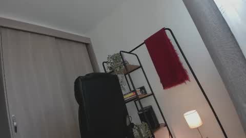 Juli Modelo Independiente online show from July 22, 5:47 pm