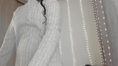 Juli Modelo Independiente online show from March 6, 6:25 pm