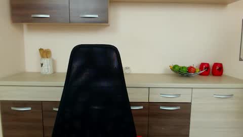 JuliaJae online show from October 5, 6:29 am