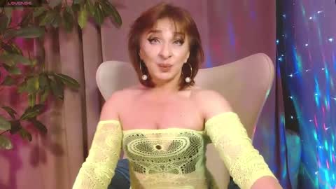 Julia online show from October 3, 6:24 pm