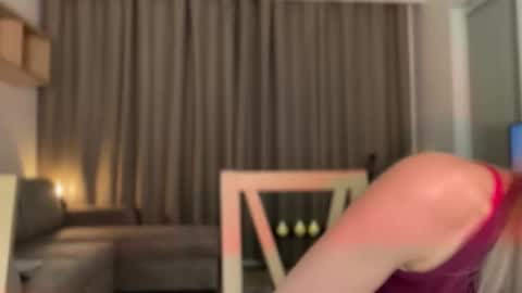 Julia R Le online show from October 22, 8:03 pm