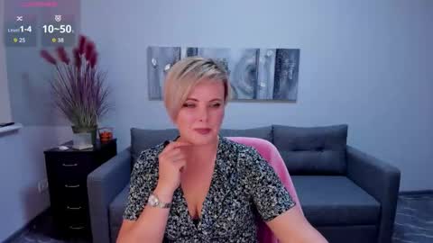 Julia online show from October 21, 12:09 pm