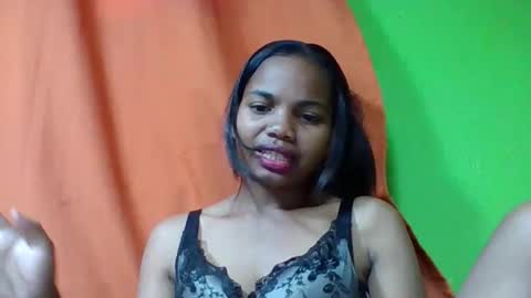juliah02 online show from May 16, 6:38 am