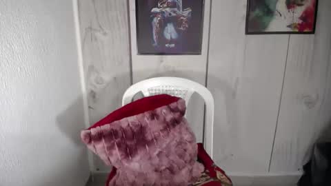 julianawet_25 online show from February 7, 4:16 am