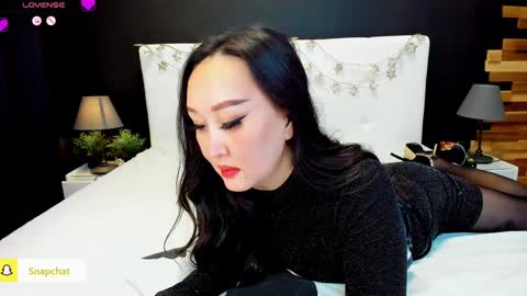 Julianna online show from December 7, 3:41 pm