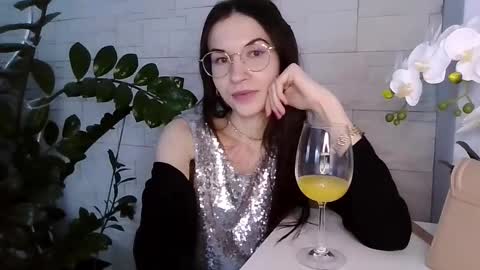 Julia online show from February 17, 3:11 pm