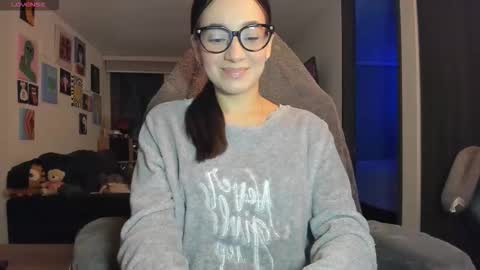 Jeimy Help me to reach 100 thumbs up online show from September 11, 2:23 am