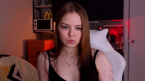 julidropp online show from December 3, 6:54 pm