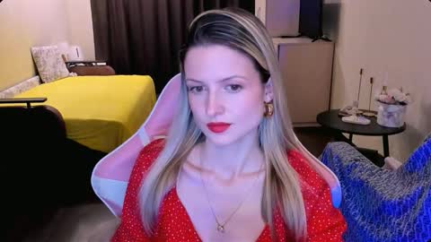 Julie online show from March 13, 2:51 pm