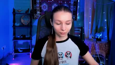 juliedaniel online show from February 19, 8:47 am