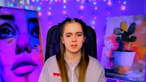 junewoods online show from February 12, 7:32 am