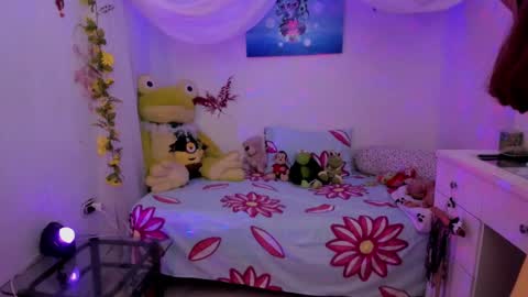 Mia online show from February 20, 6:06 am