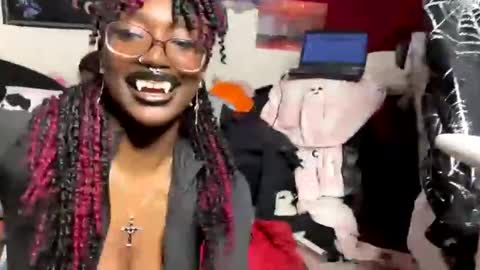 Aki Kim online show from January 18, 4:03 pm