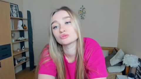 Alice online show from April 24, 9:01 am