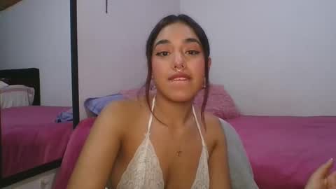 KAHELIINDEPENDENT MODEL online show from February 13, 1:29 am