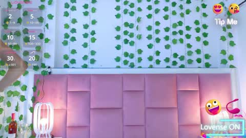 kelly online show from April 11, 11:14 am