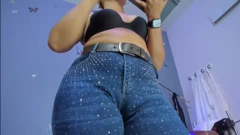 kaira_mosse_ online show from January 31, 7:23 pm