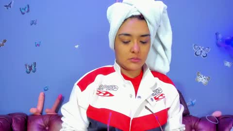 kaira_mosse_ online show from April 11, 11:14 am