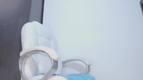 Hannah online show from March 9, 2:48 am