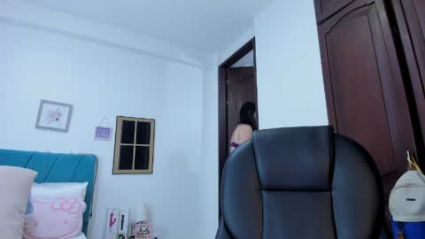 Kamilalopez online show from May 28, 9:56 pm