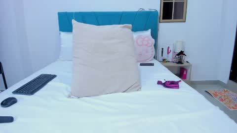 Kamilalopez online show from March 30, 10:09 pm