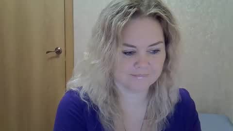 karennelsonx online show from November 16, 11:21 am