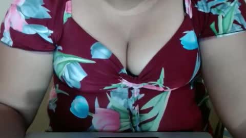 karolbb21 online show from February 8, 8:23 pm