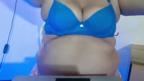 karolbb21 online show from January 8, 12:53 pm