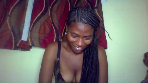 karoliee online show from May 6, 8:13 pm