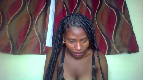 karoliee online show from May 7, 8:23 pm