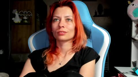 karoline121 online show from April 15, 9:04 pm