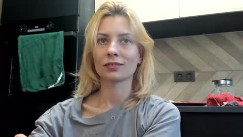 karoline121 online show from October 4, 2:32 pm