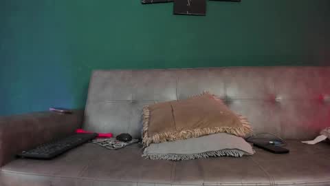 KarolSweet online show from April 6, 1:01 pm