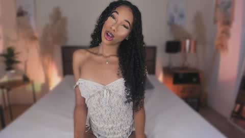 Kary Moon online show from April 8, 9:28 pm